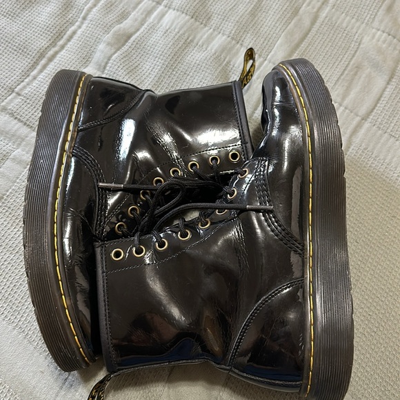DR. Martens charol boots size 7 men’s and 8 women’s. - Picture 3 of 6